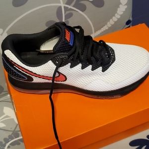 Nike zoom all out low 2